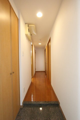 ミュラーユの玄関