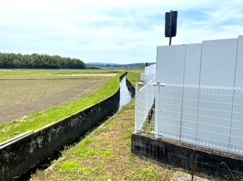伊佐市大口里土地の外観|土地の南西側角の様子です(2025年7月撮影)