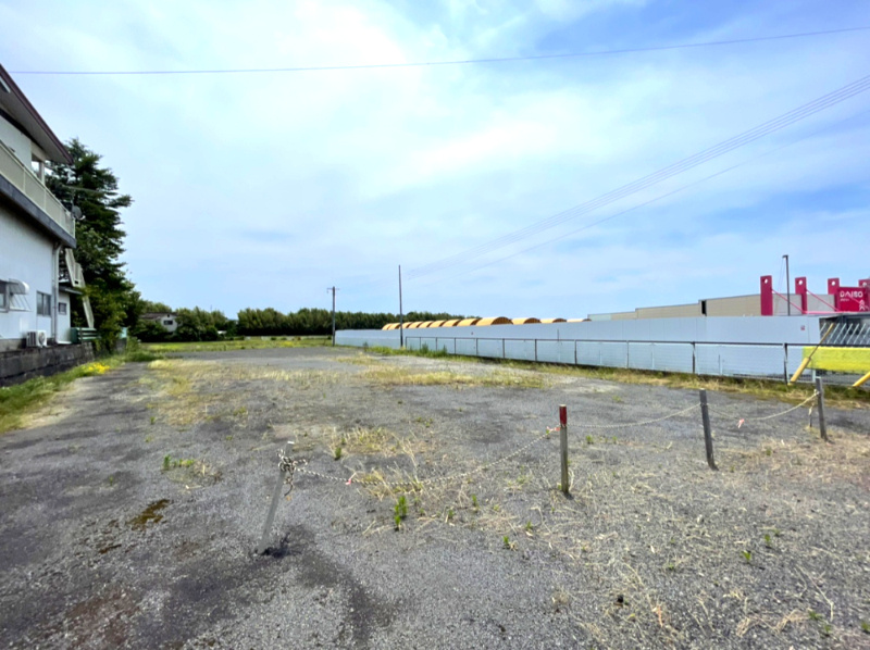 伊佐市大口里土地の外観|道路側(北東側)から撮影した土地です(2025年7月撮影)