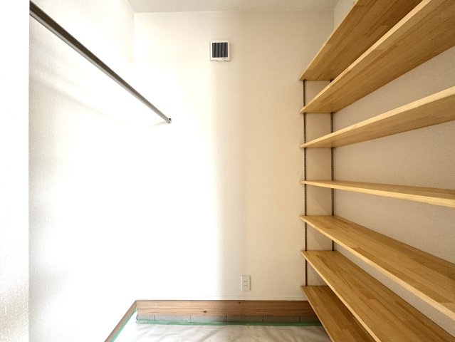 中央区関屋田町3丁目　2号棟　新築戸建の収納|シューズクローク　同施工会社様の完成物件です
