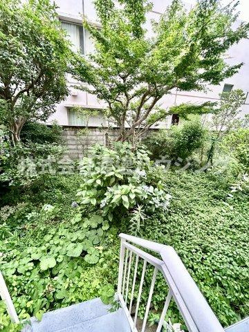 パルムハウス曽根の庭