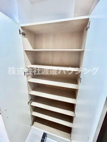 ハイムタケダT-10の収納|天井高シューズBOX