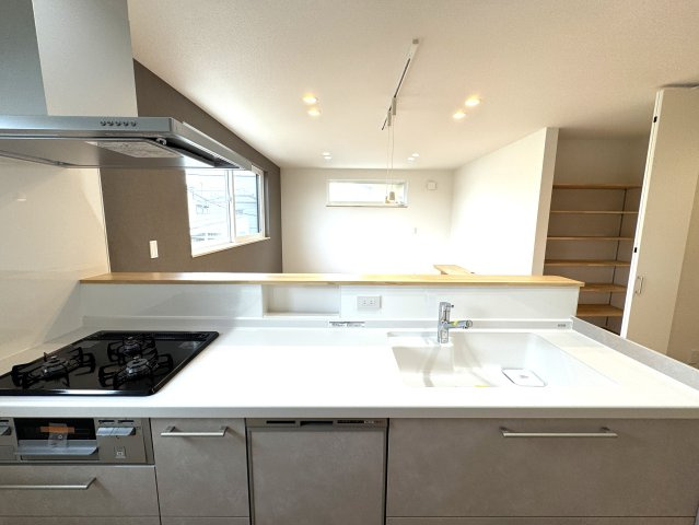 中央区関屋田町3丁目　3号棟　新築戸建のキッチン|同施工会社様の完成物件です
