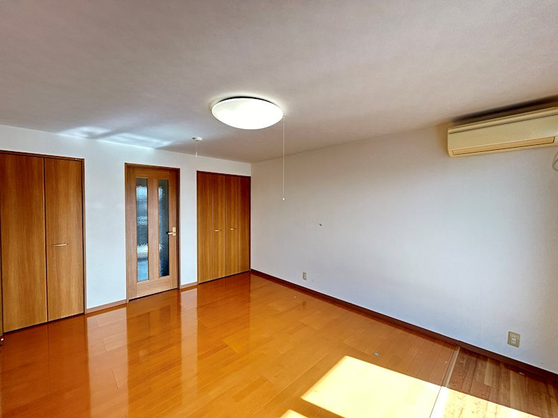 メゾンオクガワの居間・リビング