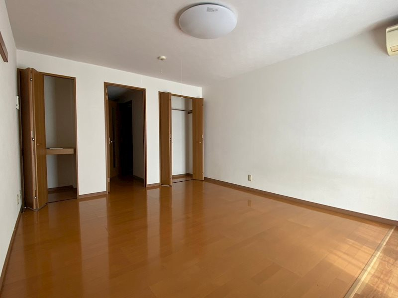 メゾンオクガワの居間・リビング