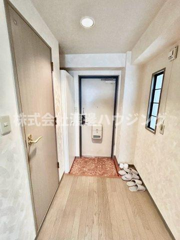 クィンシ-江坂の玄関