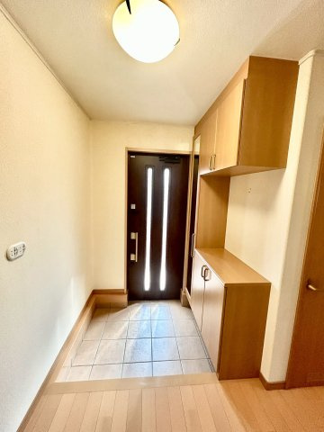 彩都あさぎ6丁目戸建の玄関