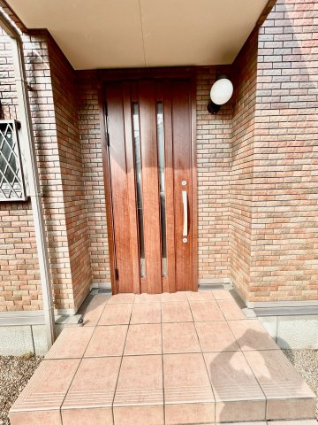 彩都あさぎ6丁目戸建のエントランス