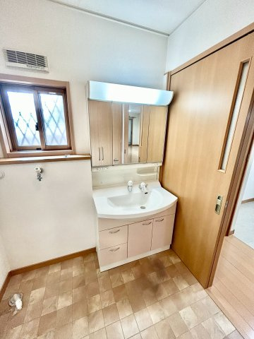 彩都あさぎ6丁目戸建の洗面所