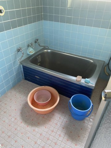 西条市国安1362-5の浴室