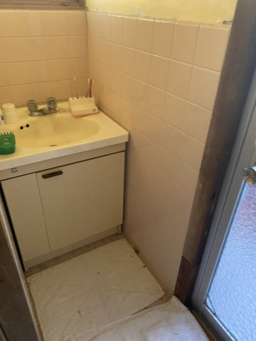 西条市国安1362-5の独立洗面台