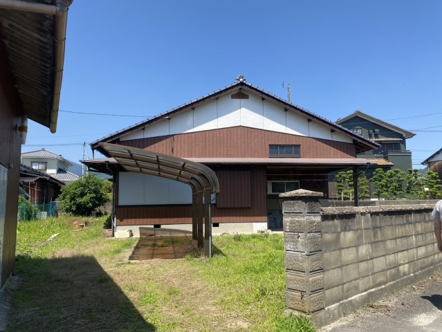 西条市国安1362-5の外観