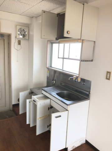 クイーンズヒルの収納|キッチンです