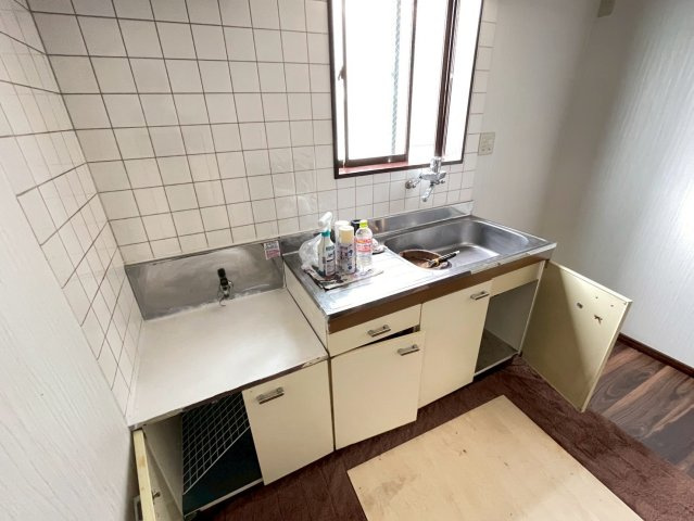 メゾンハウス　1フロア2住戸　通風良好　陽当たり良好のキッチン