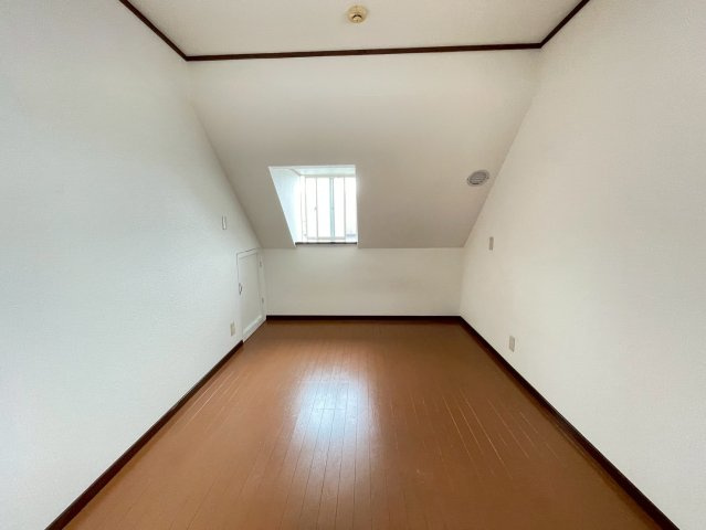 メゾンハウス　1フロア2住戸　通風良好　陽当たり良好の内装