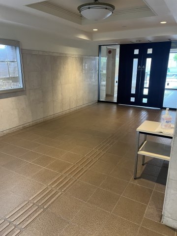 ザ・ウインベル本蓮沼のエントランス