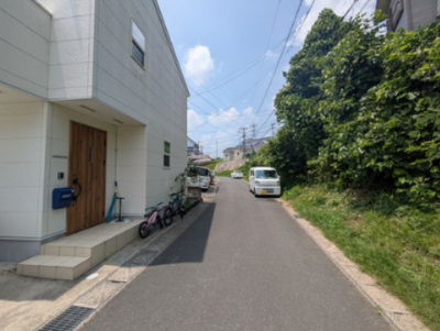 【前面道路含む現地写真】 | 佐倉市井野　中古住宅 | 前面道路含む現地写真です