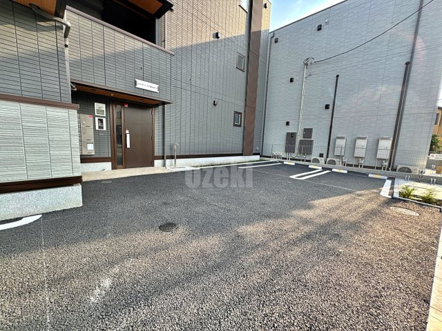 Dアヴァンス千間台東　B棟の駐車場|弊社ホームページに写真がたくさんあります♪