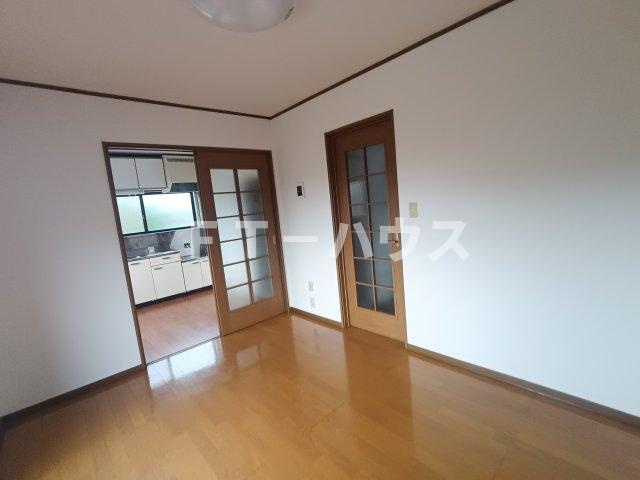 ロワールＹの居間・リビング