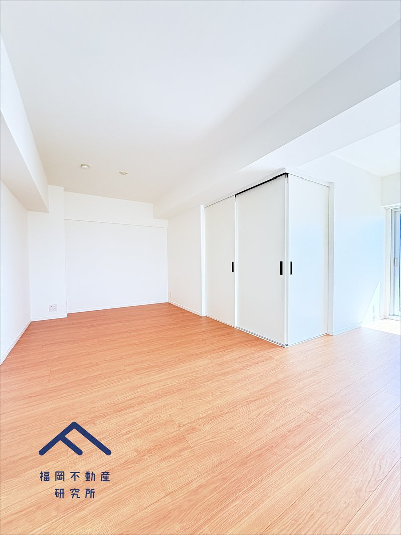 愛宕山ハイリビングの洋室