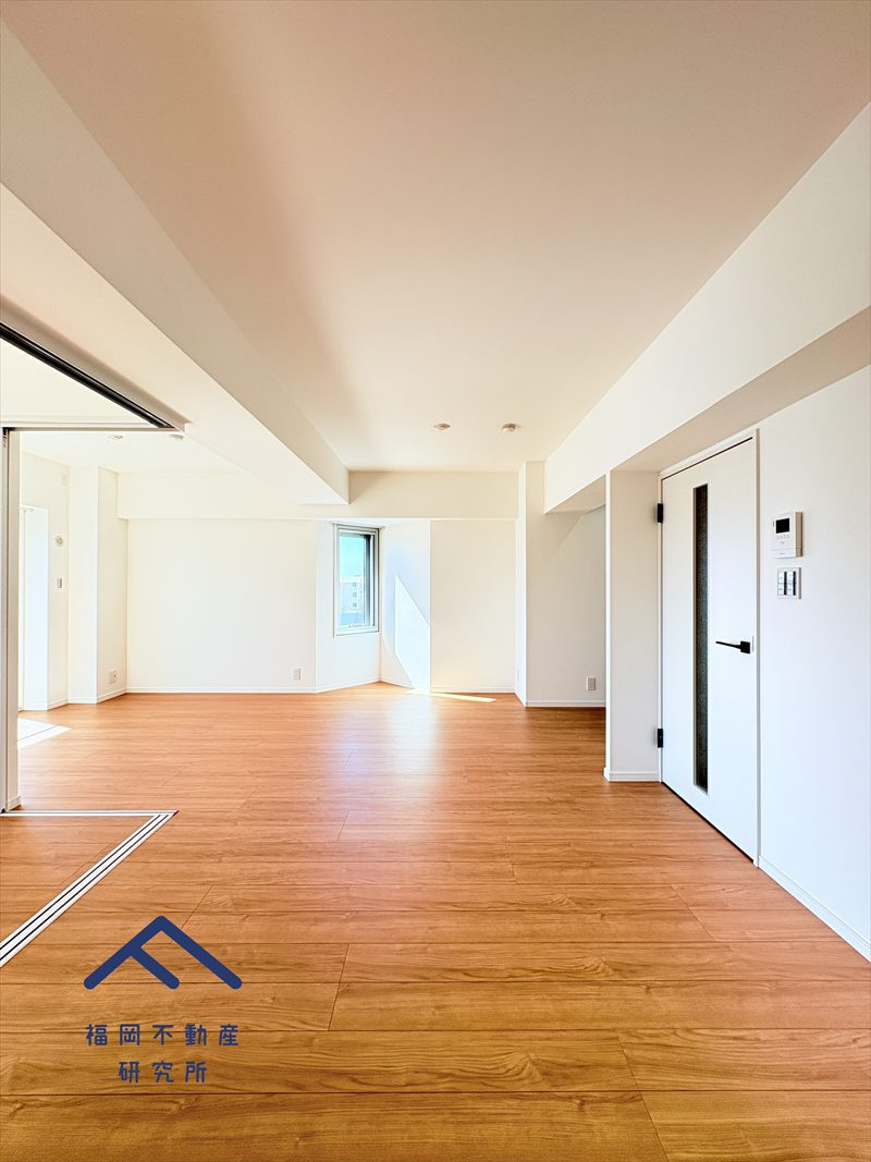 愛宕山ハイリビングの居間・リビング