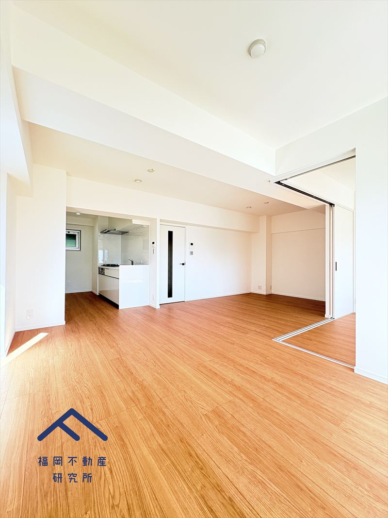 愛宕山ハイリビングの居間・リビング