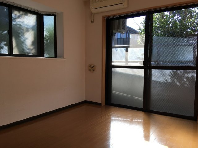 小金井市梶野町４丁目の賃貸マンションの居間・リビング