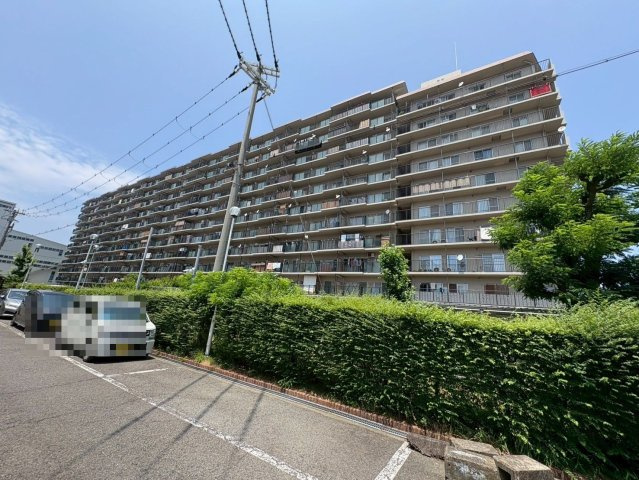 岸和田コーポラス３号棟の外観|お子様と遊んだり、お客様を泊めたり、ゲストルームとしても利用できる和室♪タタミの良い香りがします♪
