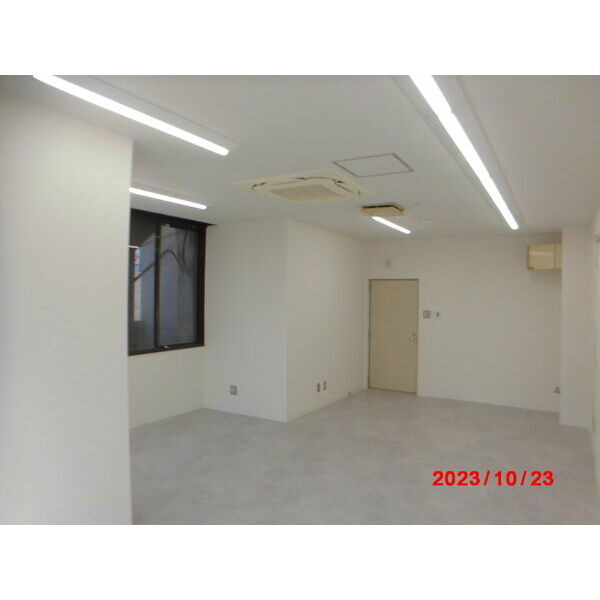 大阪市北区樋之口町の事務所の内装