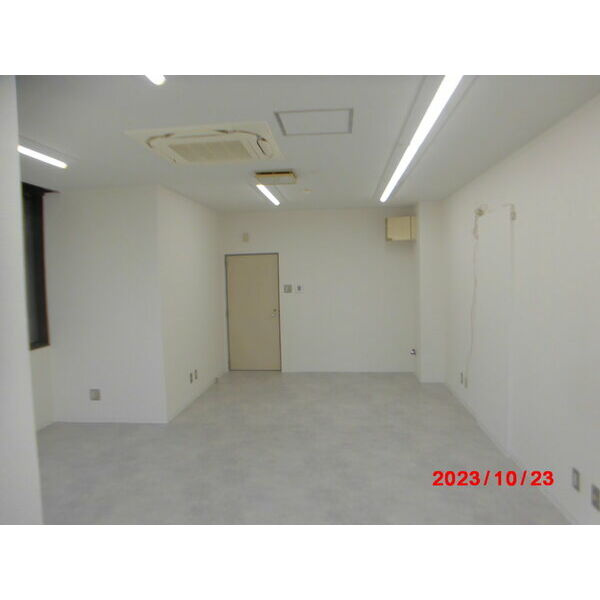 大阪市北区樋之口町の事務所の内装