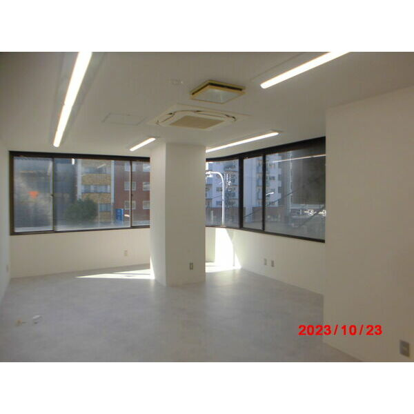 大阪市北区樋之口町の事務所の内装