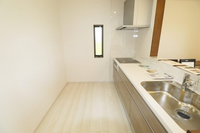 矢吹町八幡町　　　５号棟　　善郷小学校、矢吹中学区のキッチン