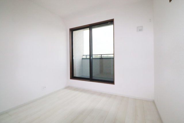 矢吹町八幡町　　　５号棟　　善郷小学校、矢吹中学区の洋室