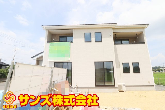 矢吹町八幡町　　　５号棟　　善郷小学校、矢吹中学区の外観|南西側から見た駐車場を含む外観