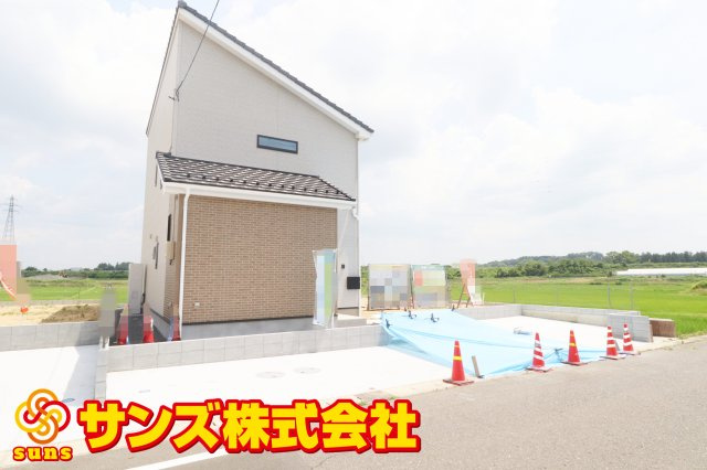 矢吹町八幡町　　　５号棟　　善郷小学校、矢吹中学区の外観|北西側から見た駐車場を含む外観