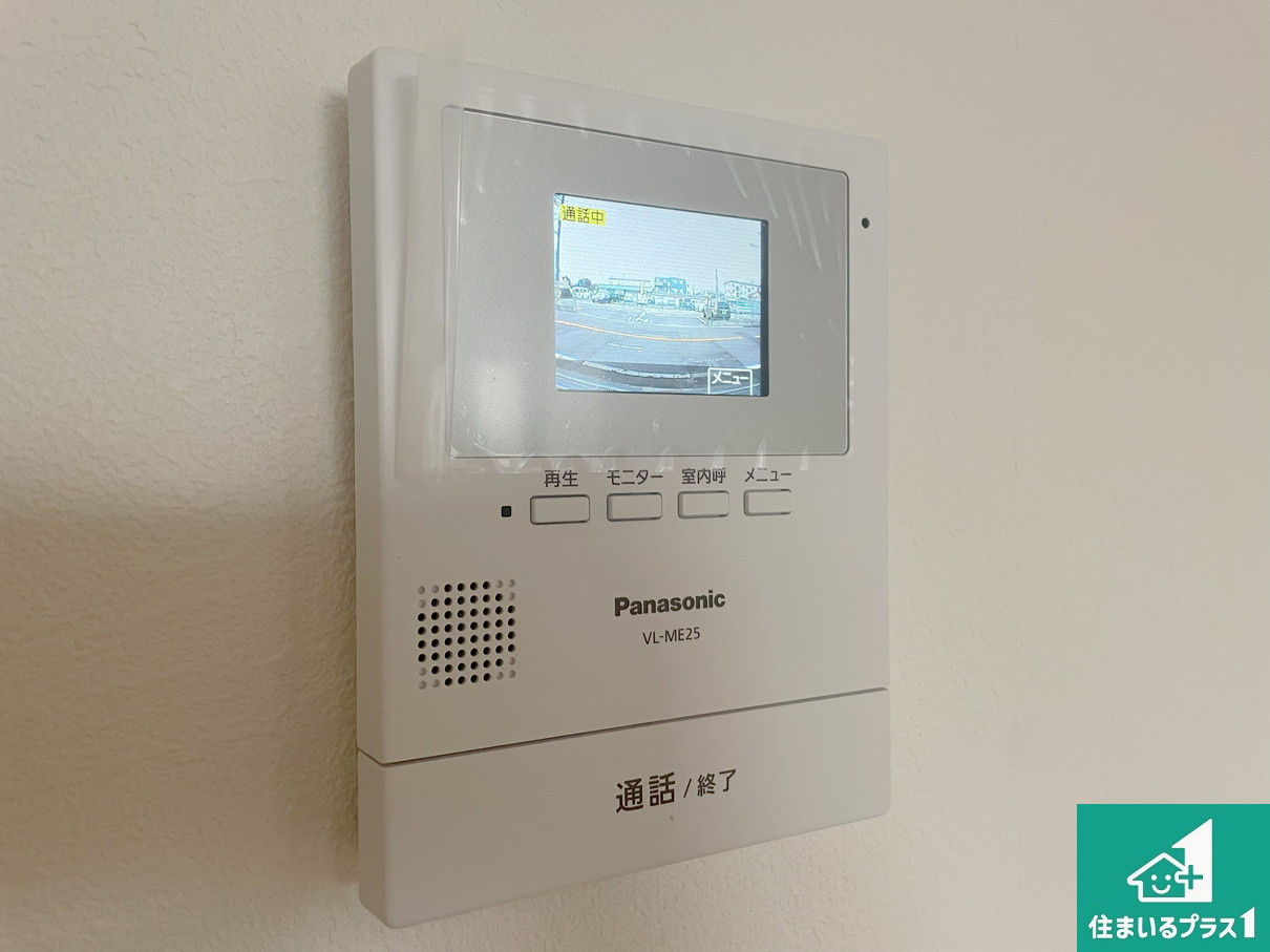 尼崎市西難波町　第15期　新築一戸建ての防犯設備|カラーモニターインターホン！声だけでなく来訪者の姿や顔がモニターで確認できるので、小さなお子様がいらっしゃるご家庭でも安心できます！