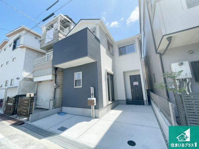 尼崎市西難波町　第15期　新築一戸建ての外観|お客様に長く安心して住んでいだだける事にこだわった家づくり！住んでからのアフターサービスにもしっかりと取り組んでいます！