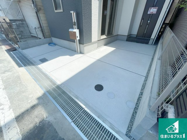 尼崎市西難波町　第15期　新築一戸建ての駐車場|駐車スペース！散水栓があるので、こまめに愛車を洗えます！