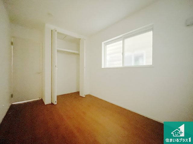 尼崎市西難波町　第15期　新築一戸建ての洋室|収納スペースが充実しているので子供の成長に合わせてたくさん収納ができます！家族構成に合わせた様々な活用ができる収納！