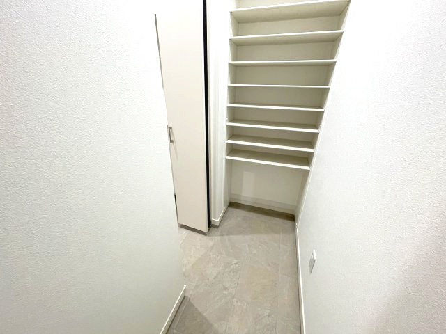 佐伯区海老園4丁目　№35830の収納|シューズインクローク