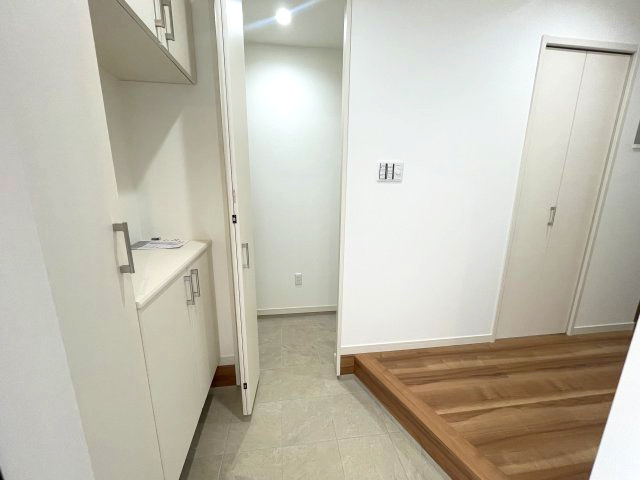 佐伯区海老園4丁目　№35830の玄関