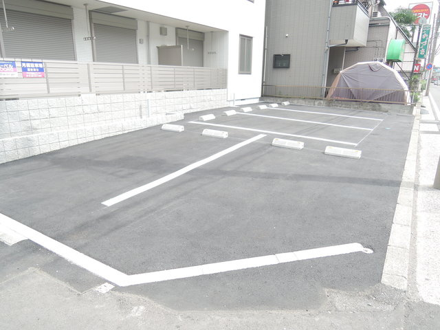 ソレイユ横濱の駐車場|敷地内駐車場