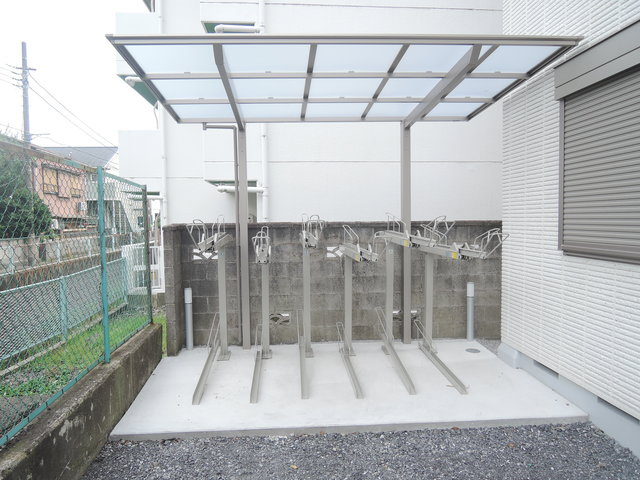 ソレイユ横濱のその他共用部分|屋根付き駐輪場