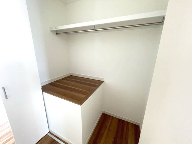 佐伯区海老園4丁目　№35830の収納|洋室7.4帖内収納
