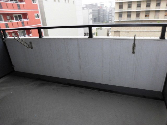 大阪市中央区本町橋の賃貸マンションのバルコニー
