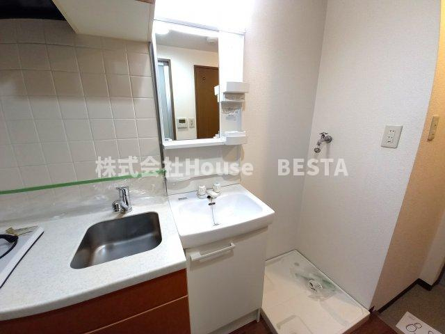 エステムコート神戸西Ⅱの独立洗面台