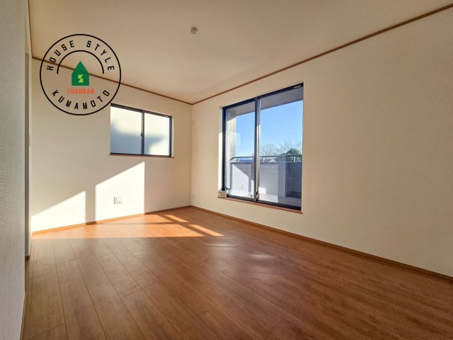 菊池郡菊陽町原水第1-3棟（A号棟）の内観：施工例|主寝室には収納力に優れたクローゼットがありますので、お部屋もすっきり片付きます。