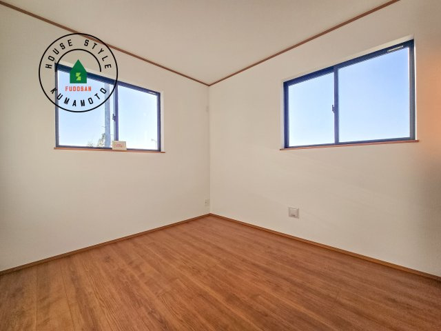 菊池郡菊陽町原水第1-3棟（A号棟）の内観：施工例|柔らかい陽光が差し込む明るいお部屋を演出する設計。彩光の取れる窓が気持ちの良いお部屋を創り上げます。