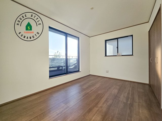 菊池郡菊陽町原水第1-3棟（C号棟）の内観：施工例|主寝室には収納力に優れたクローゼットがありますので、お部屋もすっきり片付きます。