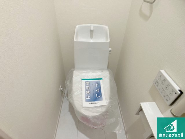 加古川市野口町坂元　新築一戸建てのトイレ|1・2階の2ヶ所にあるので、朝の忙しい時間の順番待ちもなく、深夜の利用にも大変便利です。